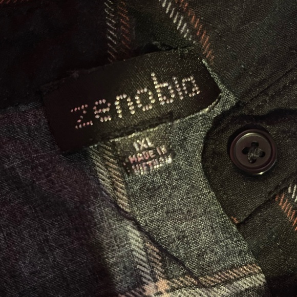 Plaid Collared Crop-Top 🖤✨ - Picture 3 of 4